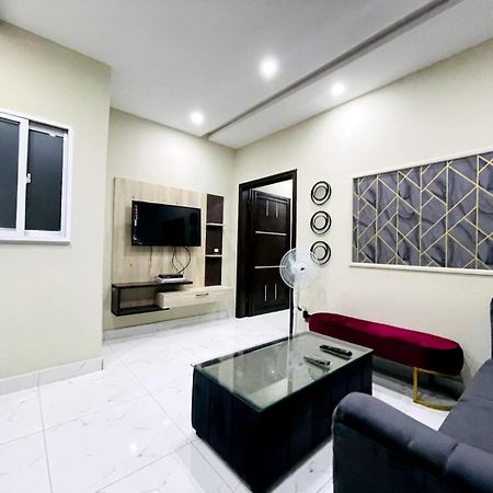 Eiffel Luxury Apartments Lahore Luaran gambar