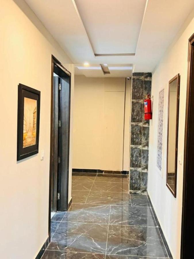 Eiffel Luxury Apartments Lahore Luaran gambar
